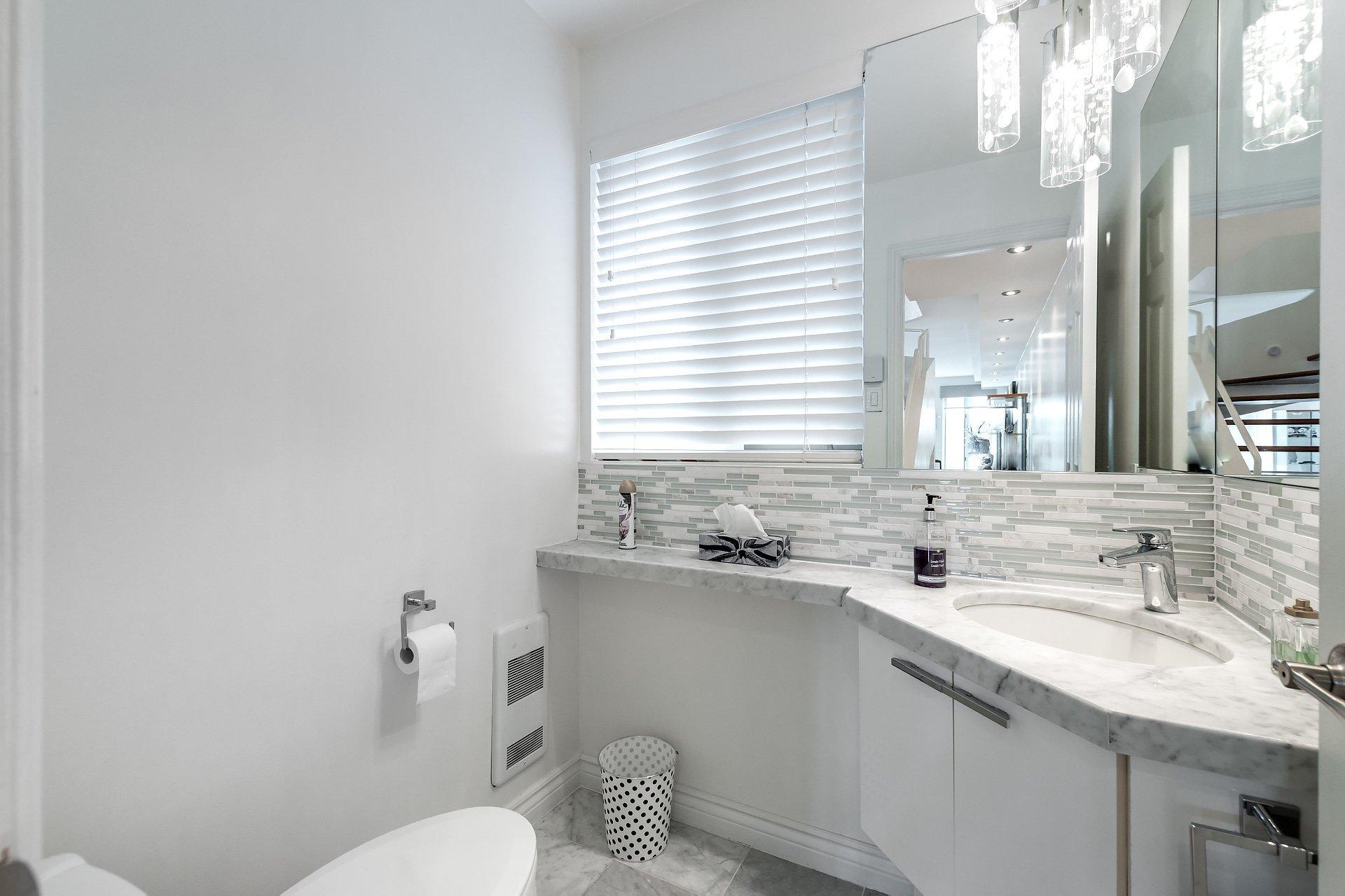 









1Z


Av. Sauriol

,
Laval (Laval-des-Rapides),




QC
H7N3A3

