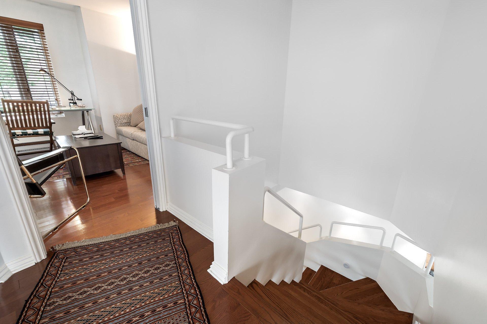 









1Z


Av. Sauriol

,
Laval (Laval-des-Rapides),




QC
H7N3A3

