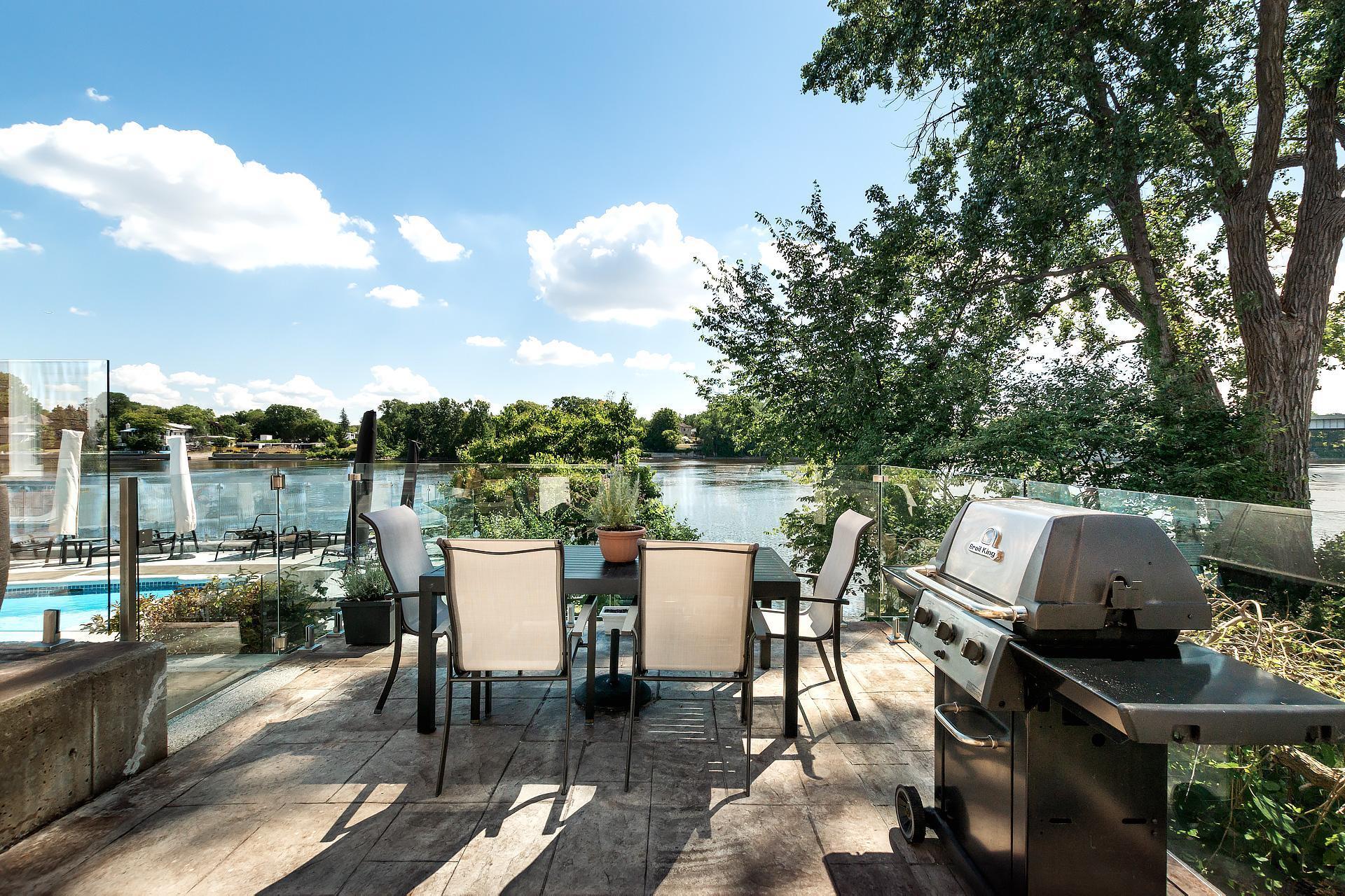 









1Z


Av. Sauriol

,
Laval (Laval-des-Rapides),




QC
H7N3A3

