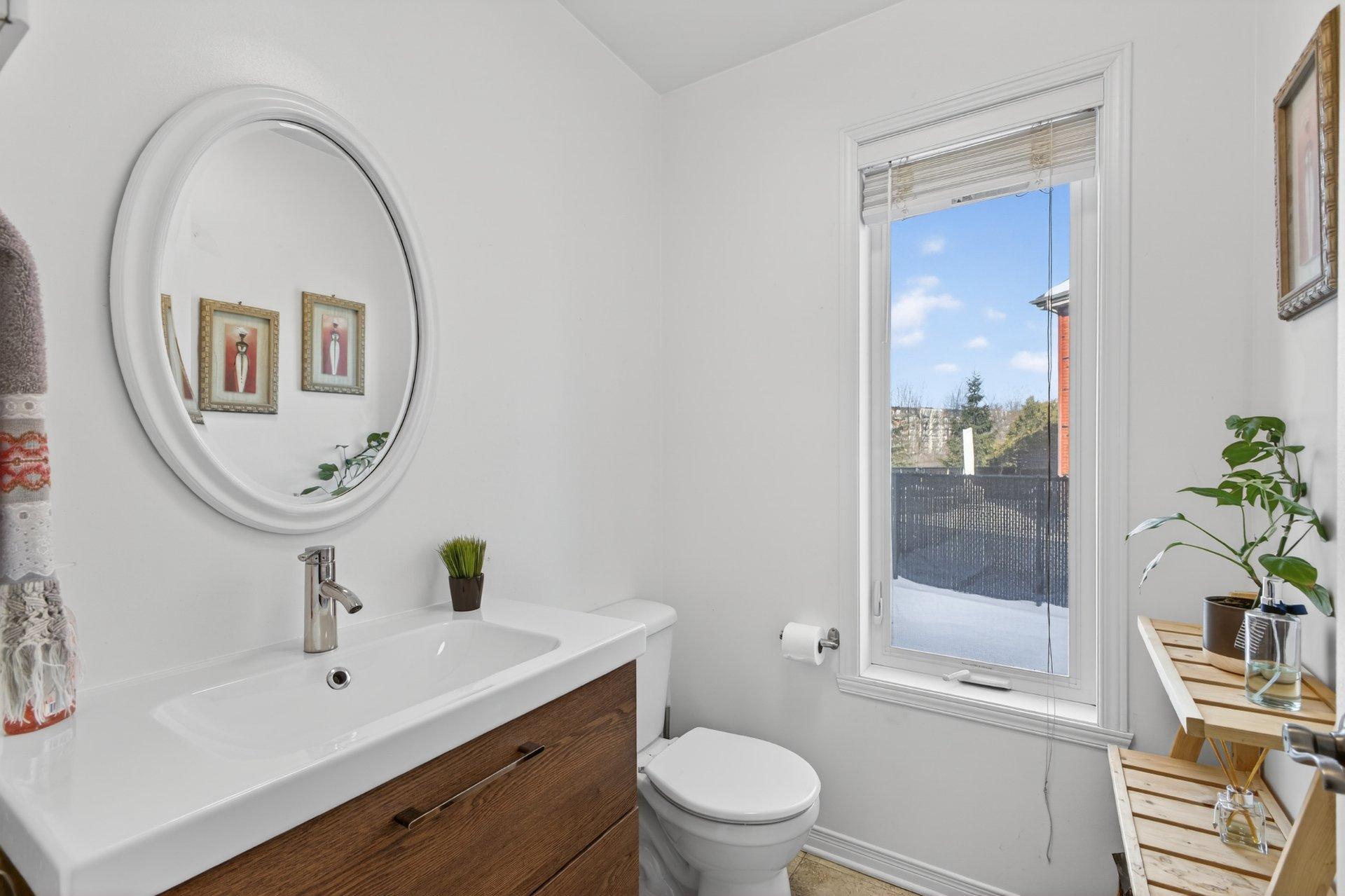 









50


Rue de la Seine

,
Candiac,




QC
J5R6Y2

