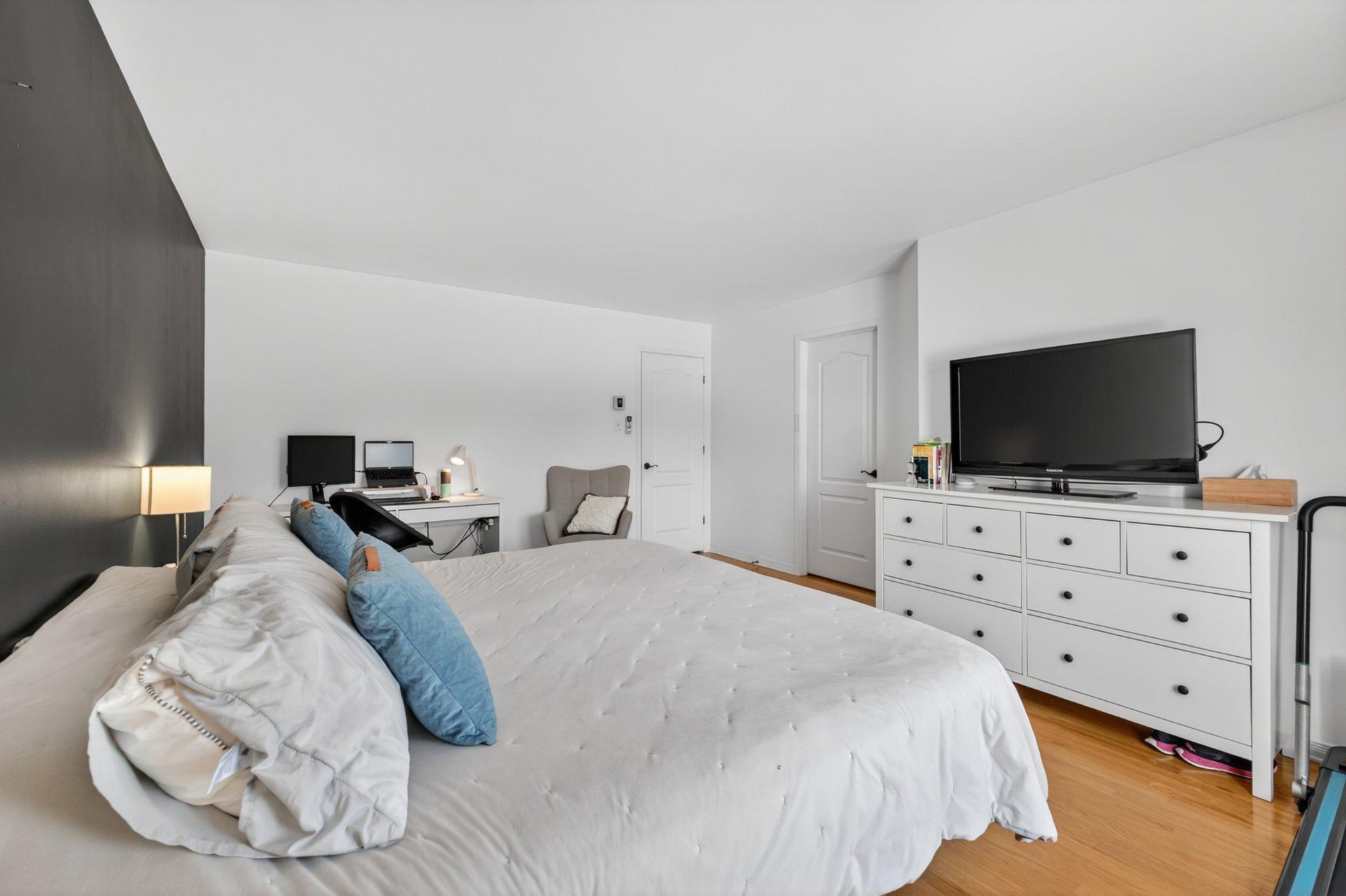 









50


Rue de la Seine

,
Candiac,




QC
J5R6Y2

