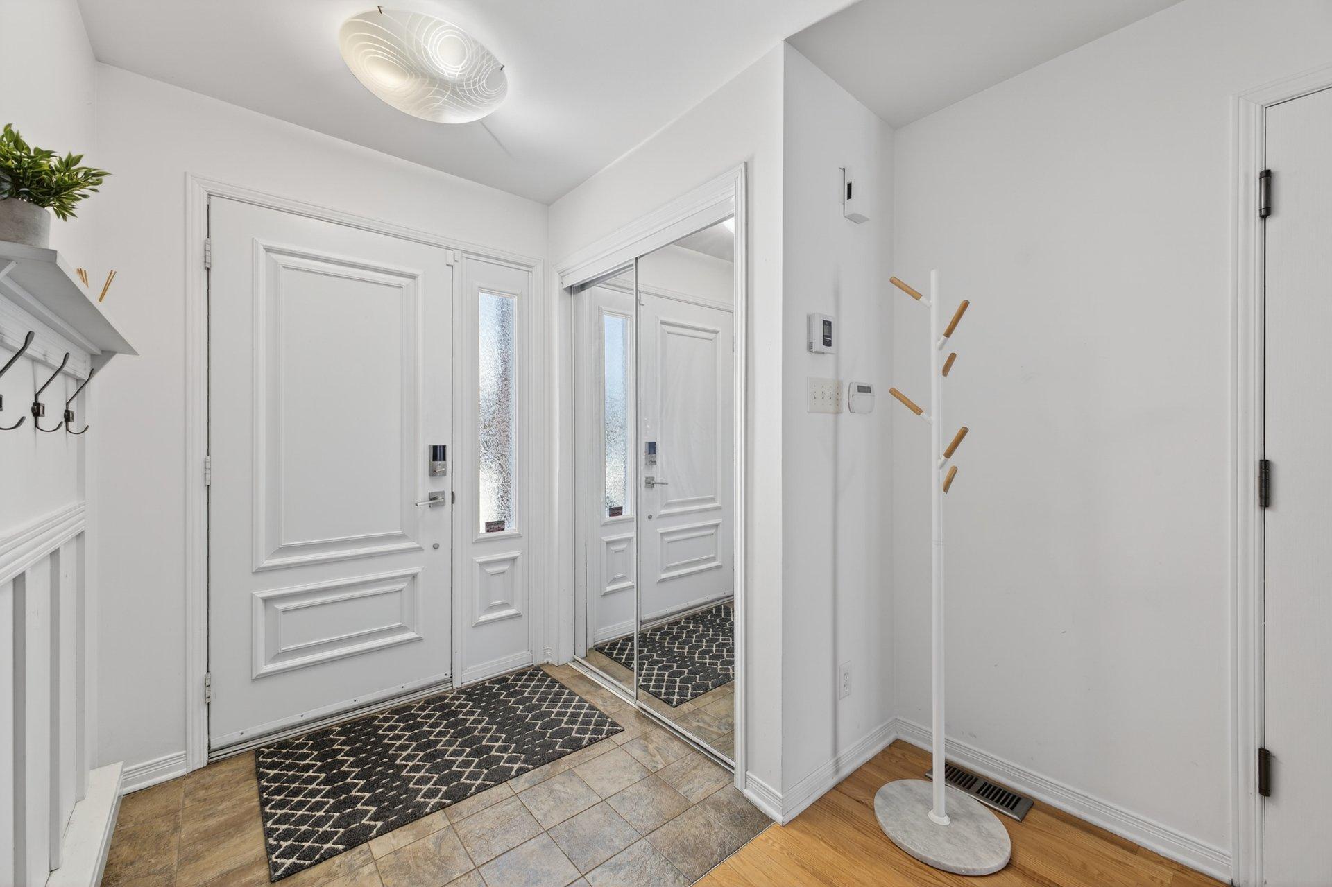 









50


Rue de la Seine

,
Candiac,




QC
J5R6Y2

