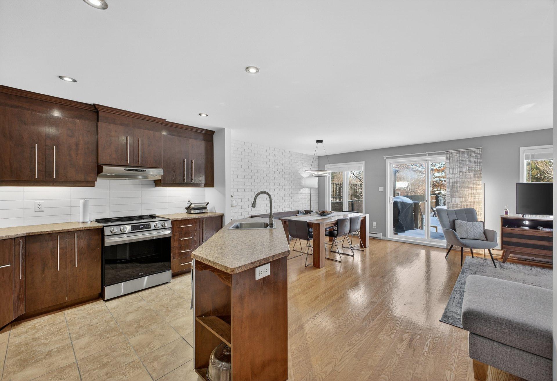 









50


Rue de la Seine

,
Candiac,




QC
J5R6Y2

