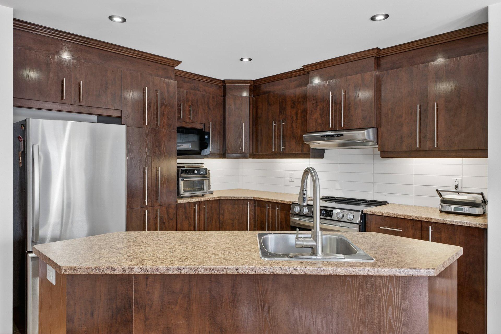 









50


Rue de la Seine

,
Candiac,




QC
J5R6Y2

