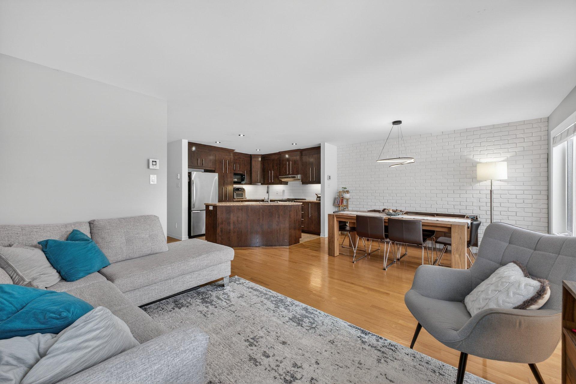 









50


Rue de la Seine

,
Candiac,




QC
J5R6Y2

