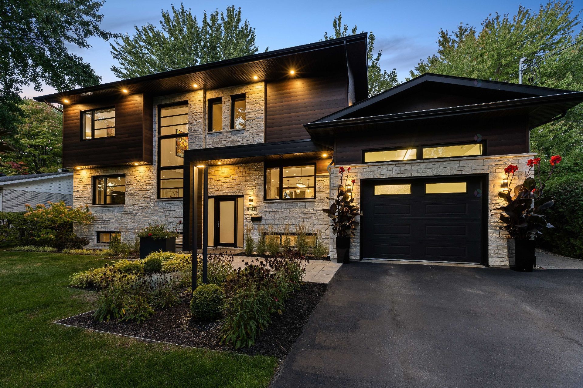 









1130


Rue Goyer

,
Saint-Bruno-de-Montarville,




QC
J3V3Z1

