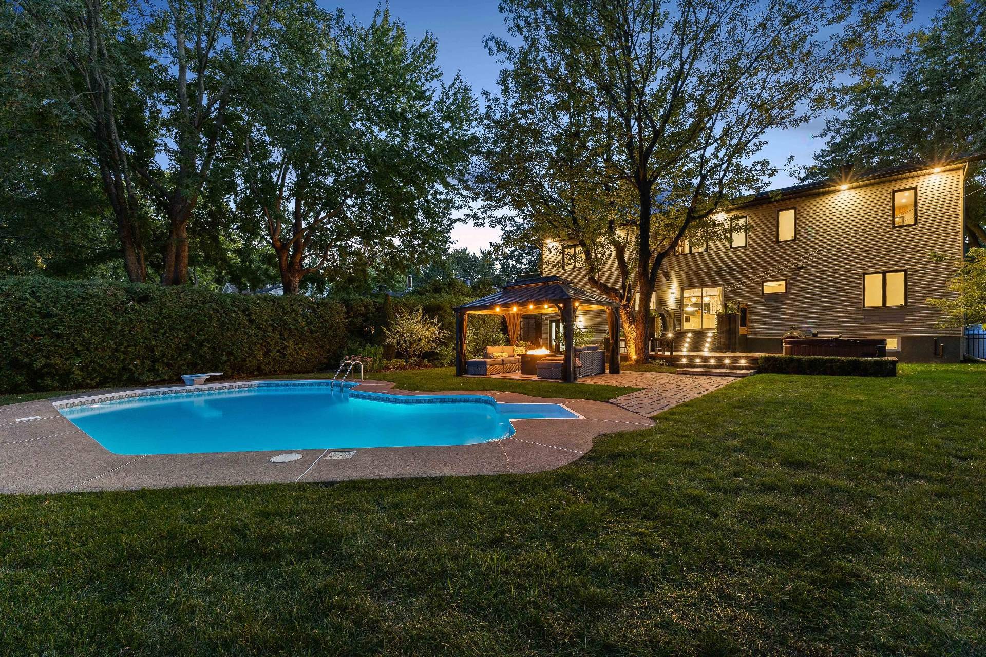 









1130


Rue Goyer

,
Saint-Bruno-de-Montarville,




QC
J3V3Z1

