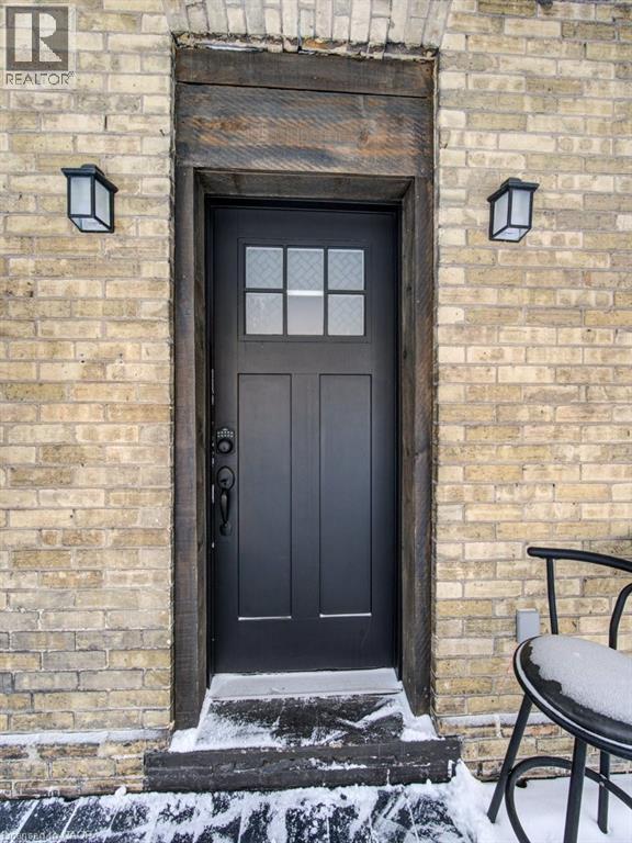 












83 OXFORD Street

,
Woodstock,




Ontario
N4S6A4

