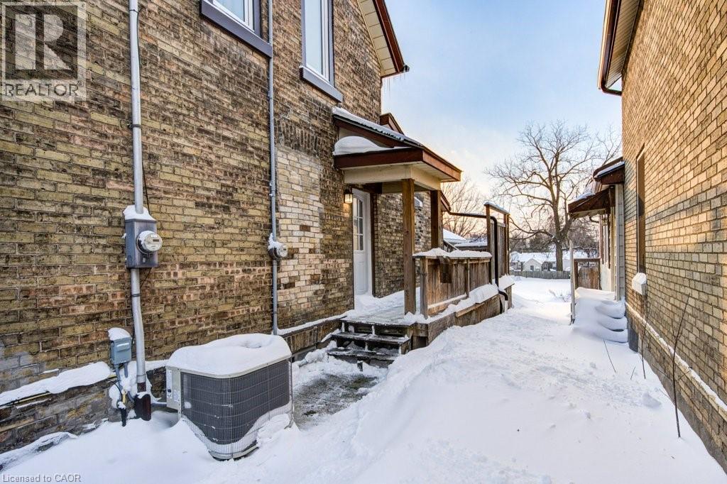 












83 OXFORD Street

,
Woodstock,




Ontario
N4S6A4

