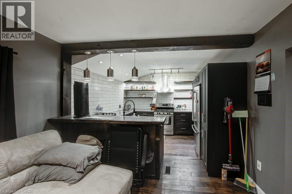 












83 OXFORD Street

,
Woodstock,




Ontario
N4S6A4

