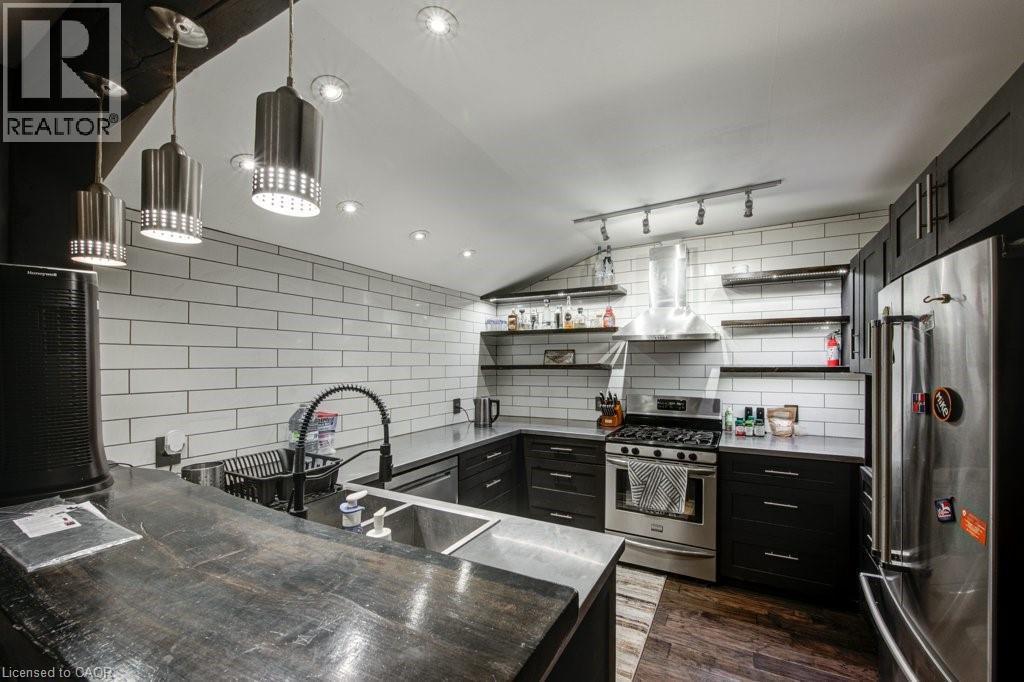 












83 OXFORD Street

,
Woodstock,




Ontario
N4S6A4

