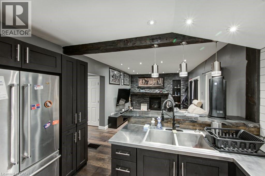 












83 OXFORD Street

,
Woodstock,




Ontario
N4S6A4

