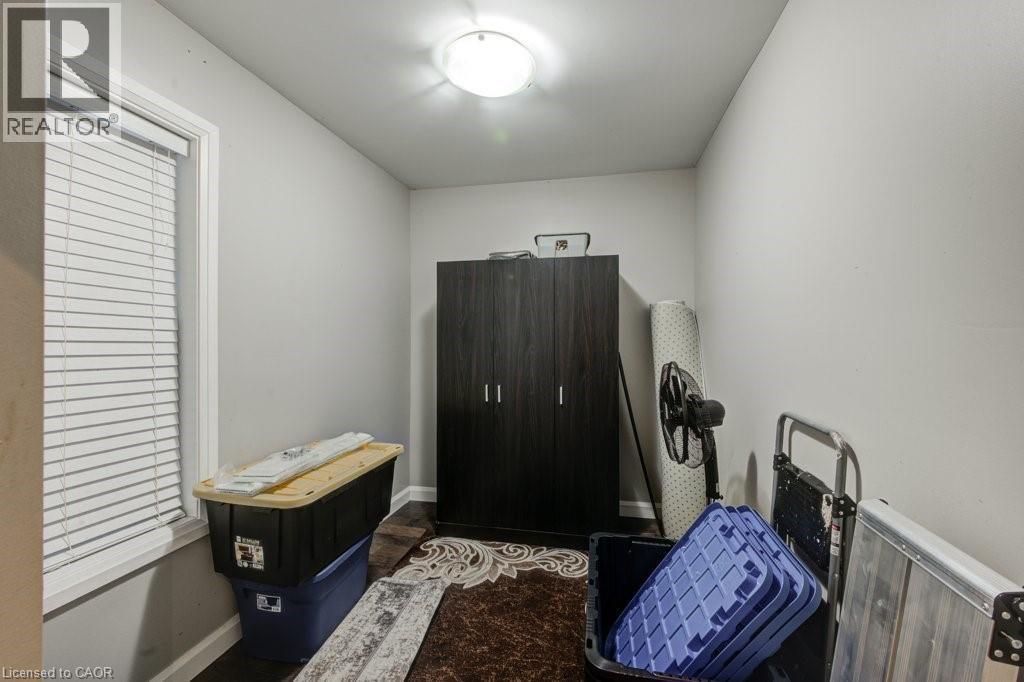 












83 OXFORD Street

,
Woodstock,




Ontario
N4S6A4

