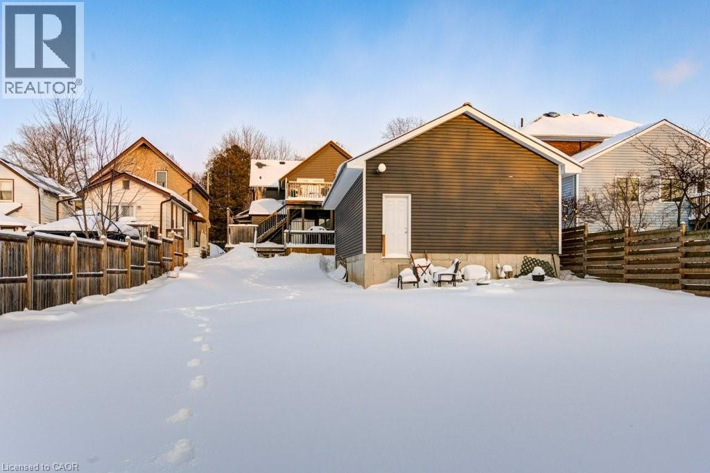 












83 OXFORD Street

,
Woodstock,




Ontario
N4S6A4

