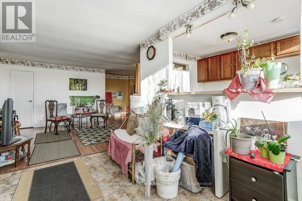 












17 - 15 ALBRIGHT ROAD

,
Hamilton (Vincent),




Ontario
L8K5J2

