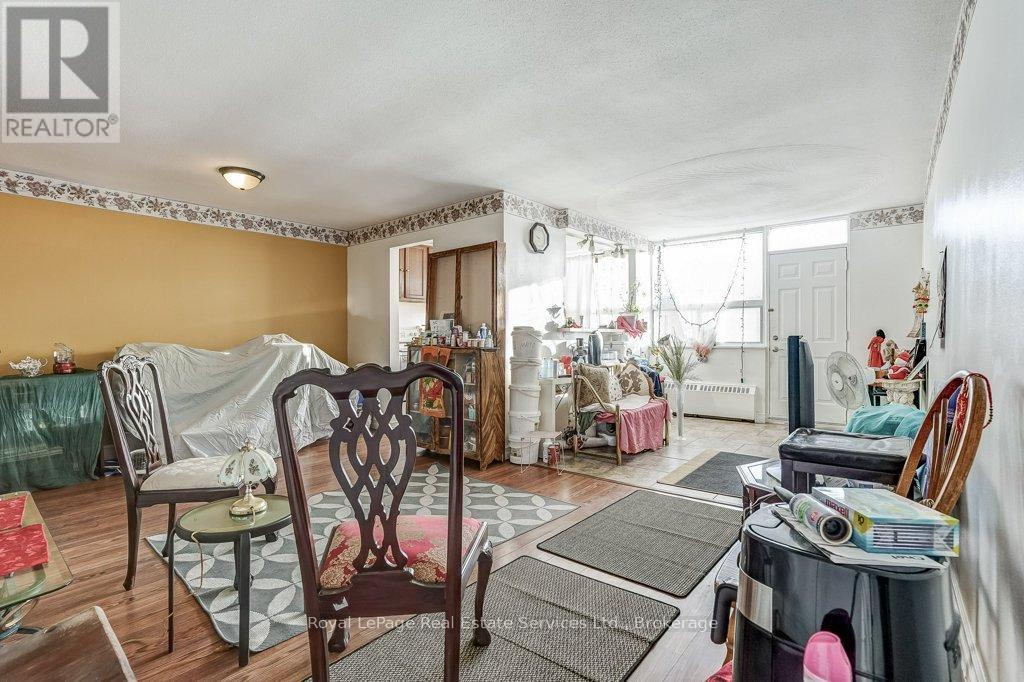 












17 - 15 ALBRIGHT ROAD

,
Hamilton (Vincent),




Ontario
L8K5J2

