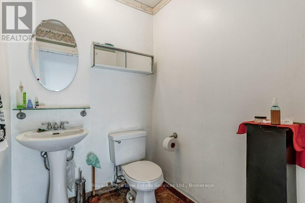 












17 - 15 ALBRIGHT ROAD

,
Hamilton (Vincent),




Ontario
L8K5J2

