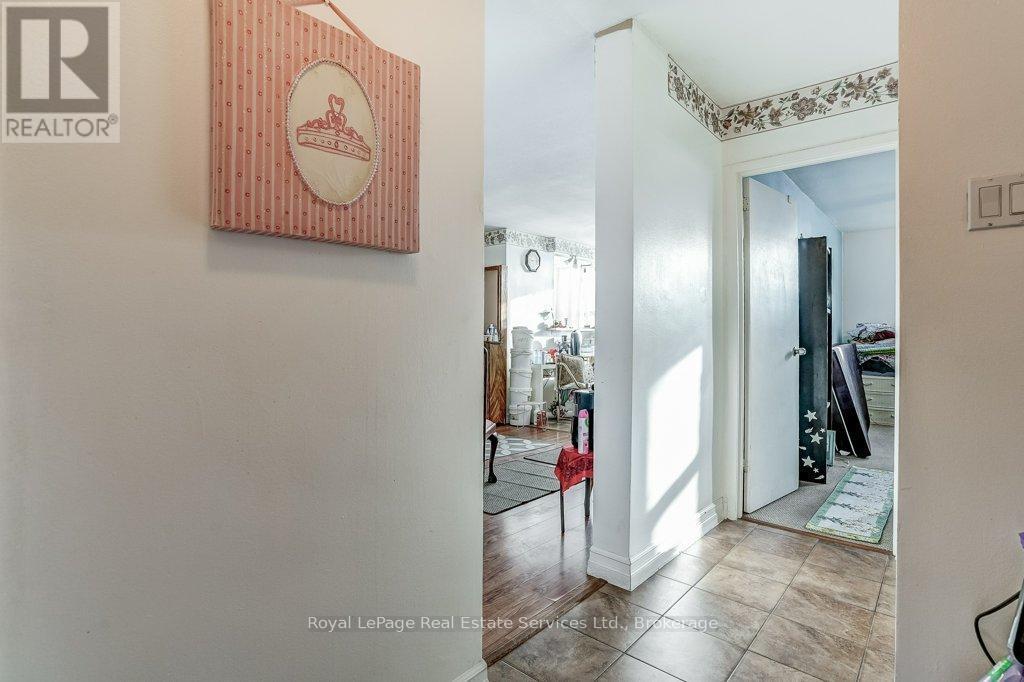 












17 - 15 ALBRIGHT ROAD

,
Hamilton (Vincent),




Ontario
L8K5J2

