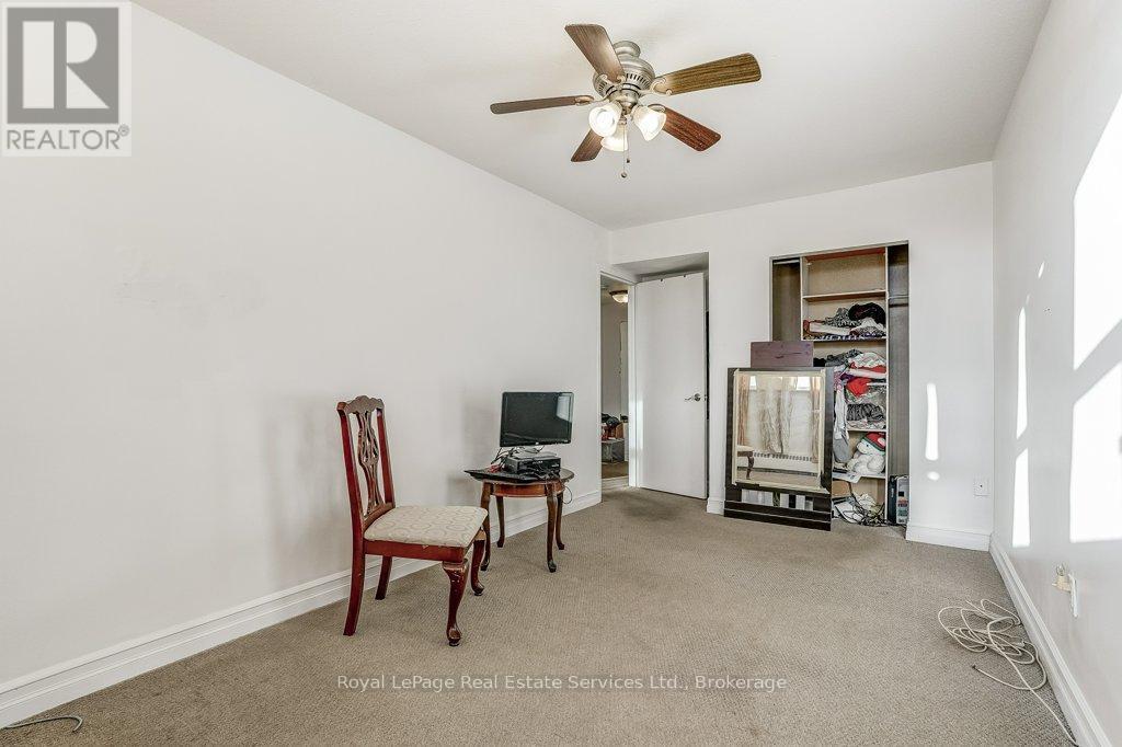 












17 - 15 ALBRIGHT ROAD

,
Hamilton (Vincent),




Ontario
L8K5J2

