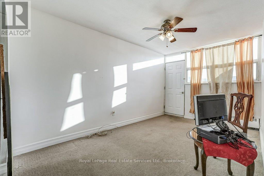 












17 - 15 ALBRIGHT ROAD

,
Hamilton (Vincent),




Ontario
L8K5J2

