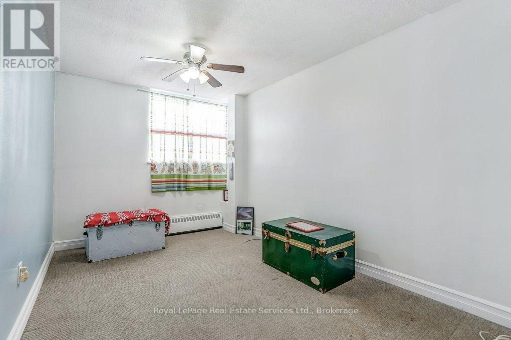 












17 - 15 ALBRIGHT ROAD

,
Hamilton (Vincent),




Ontario
L8K5J2

