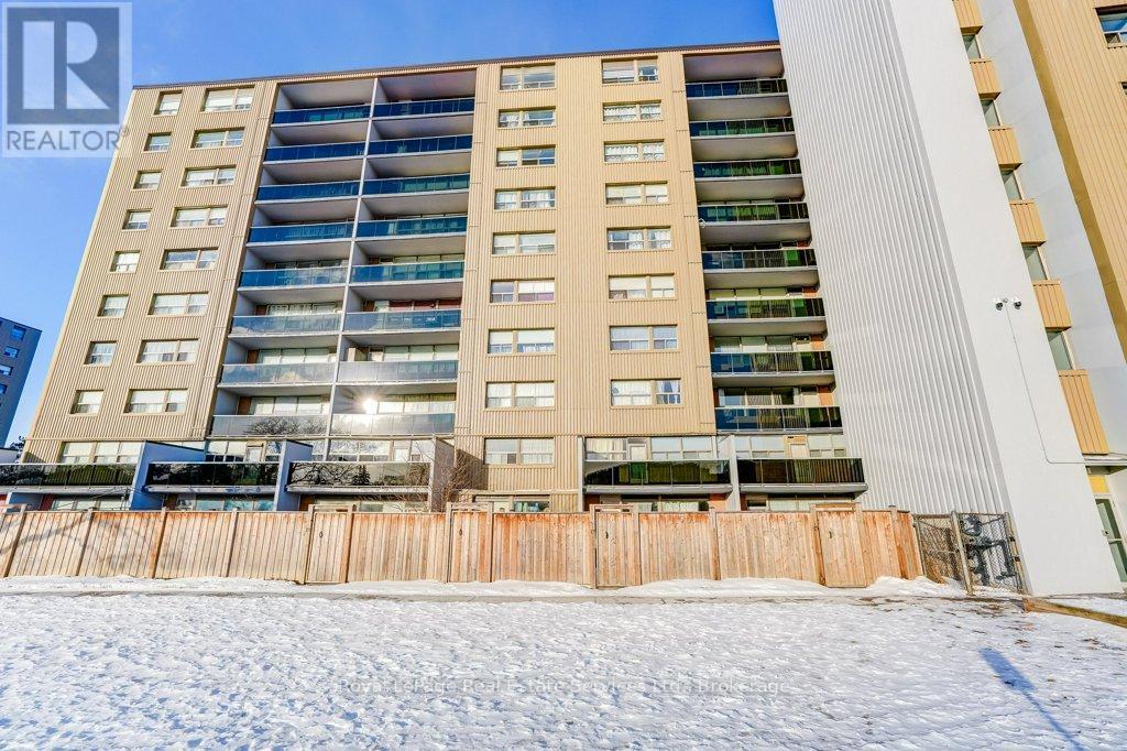 












17 - 15 ALBRIGHT ROAD

,
Hamilton (Vincent),




Ontario
L8K5J2

