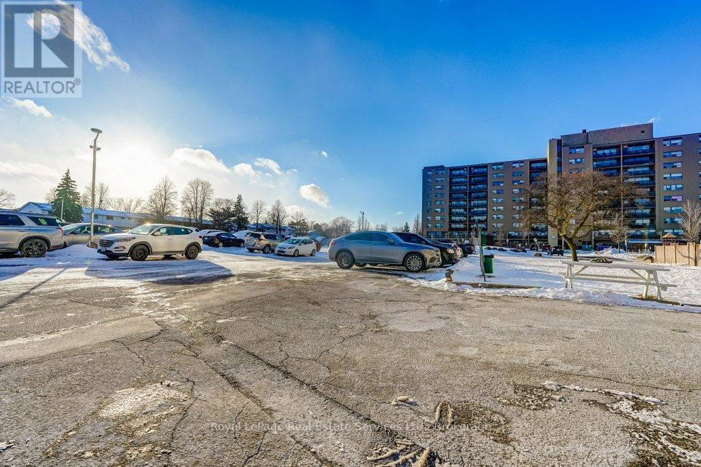 












17 - 15 ALBRIGHT ROAD

,
Hamilton (Vincent),




Ontario
L8K5J2

