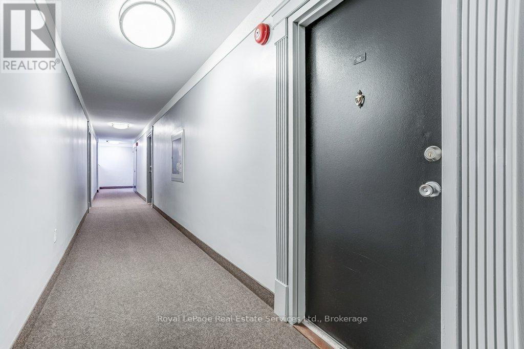 












17 - 15 ALBRIGHT ROAD

,
Hamilton (Vincent),




Ontario
L8K5J2

