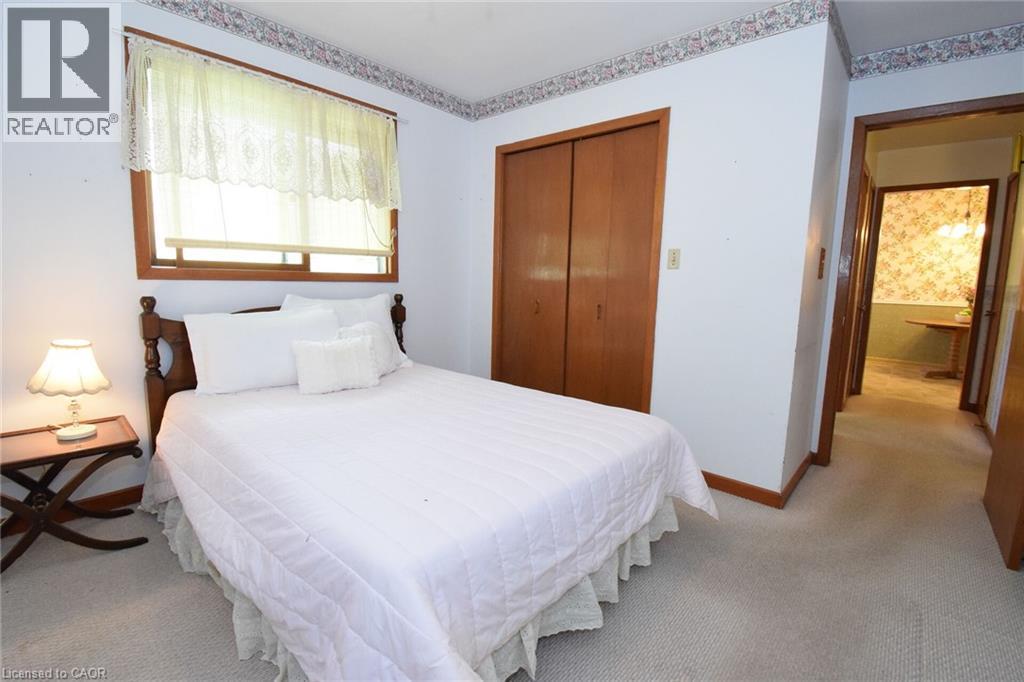 












725 CROSS Street W

,
Dunnville,




Ontario
N1A1N6

