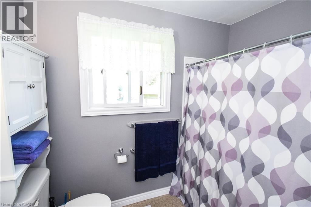 












725 CROSS Street W

,
Dunnville,




Ontario
N1A1N6

