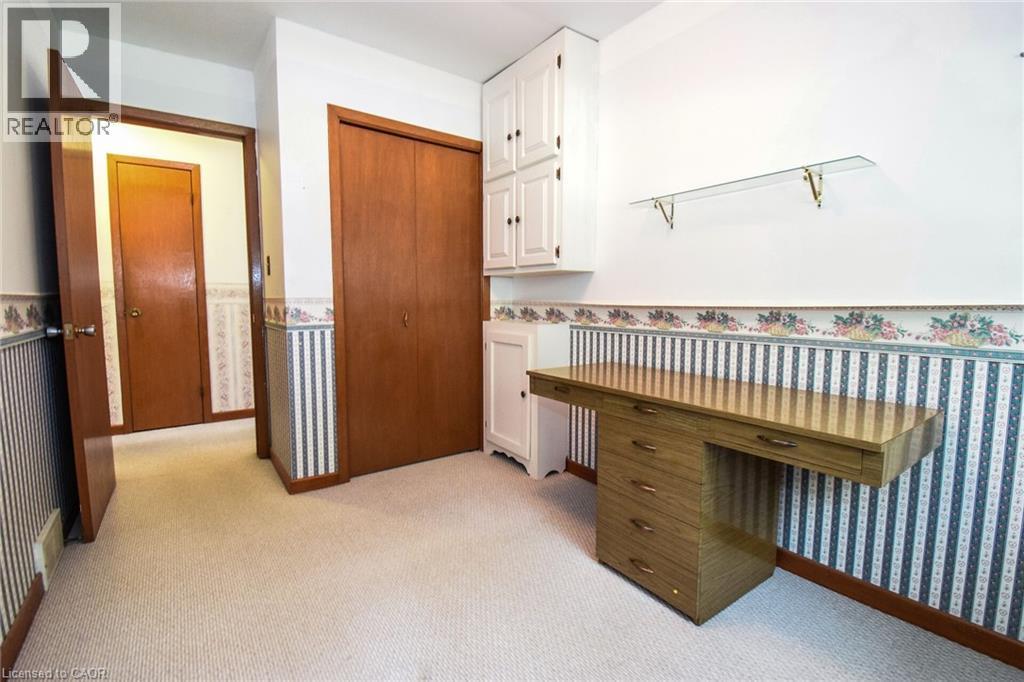 












725 CROSS Street W

,
Dunnville,




Ontario
N1A1N6

