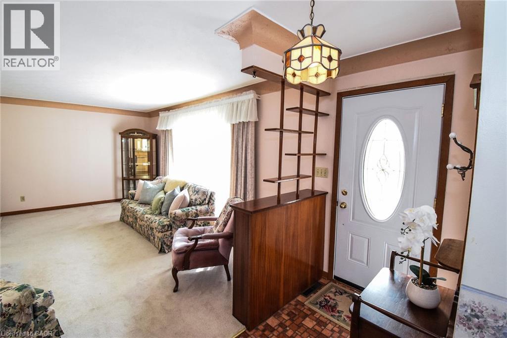 












725 CROSS Street W

,
Dunnville,




Ontario
N1A1N6

