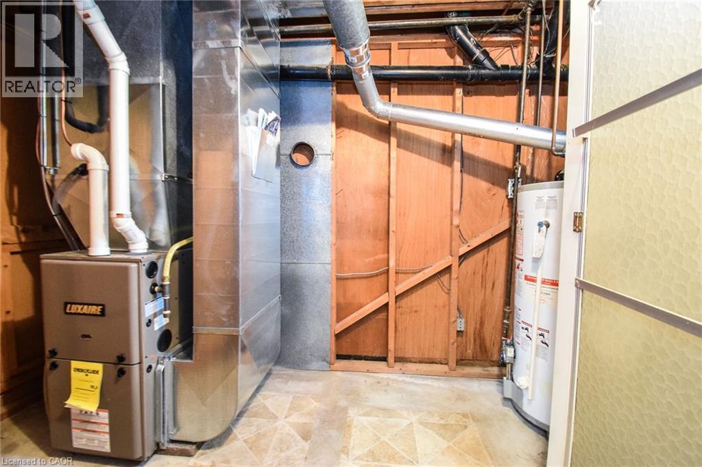 












725 CROSS Street W

,
Dunnville,




Ontario
N1A1N6

