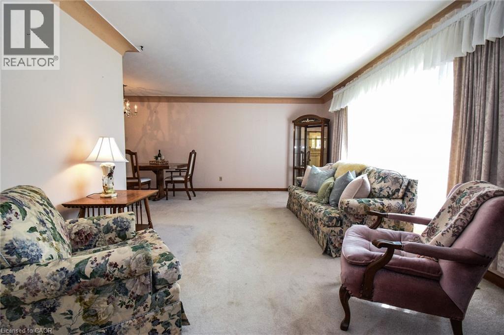 












725 CROSS Street W

,
Dunnville,




Ontario
N1A1N6

