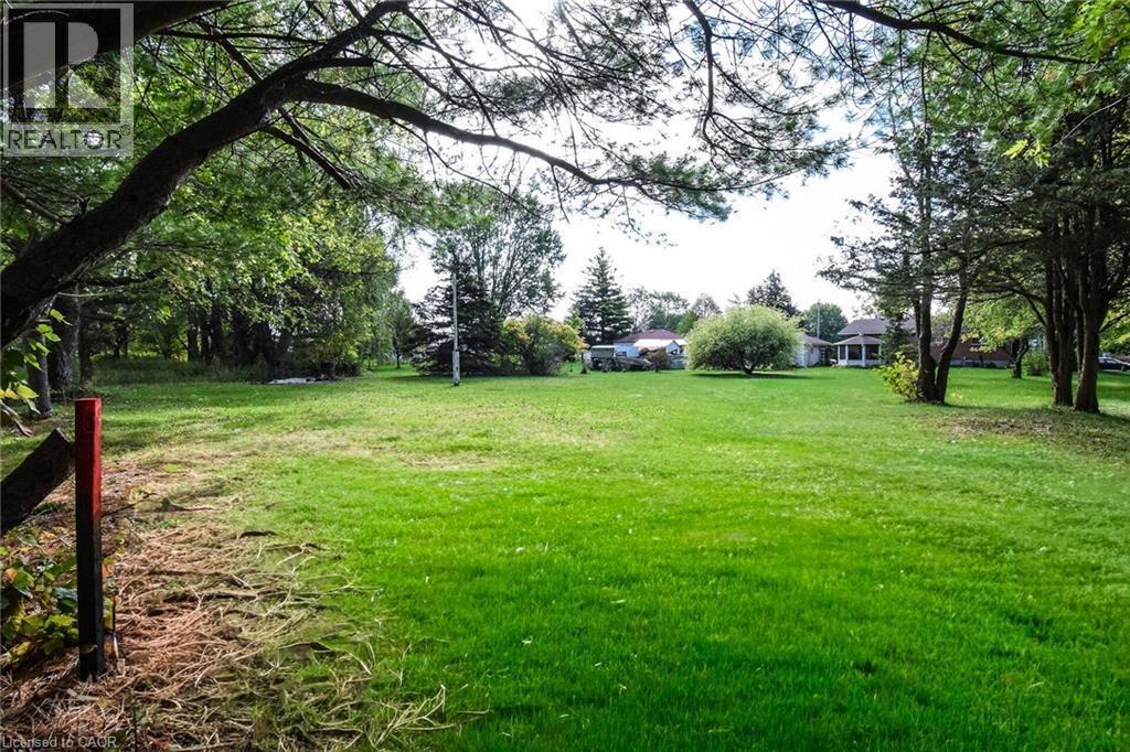 












725 CROSS Street W

,
Dunnville,




Ontario
N1A1N6

