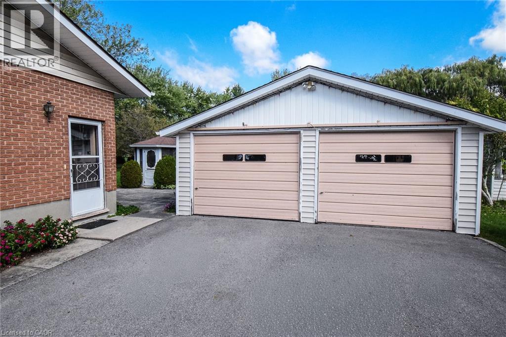 












725 CROSS Street W

,
Dunnville,




Ontario
N1A1N6

