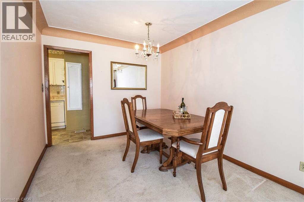 












725 CROSS Street W

,
Dunnville,




Ontario
N1A1N6

