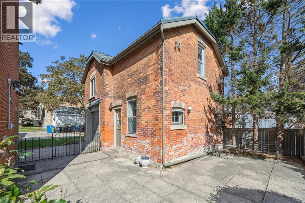 












143 NORFOLK Street

,
Guelph,




Ontario
N1H4J7

