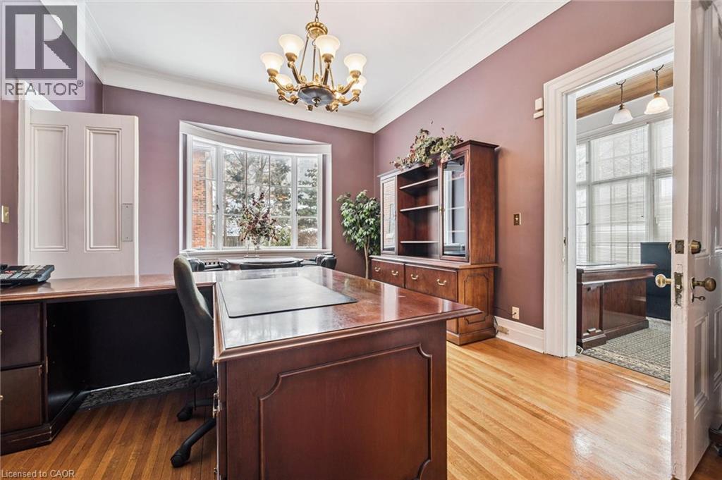 












143 NORFOLK Street

,
Guelph,




Ontario
N1H4J7


