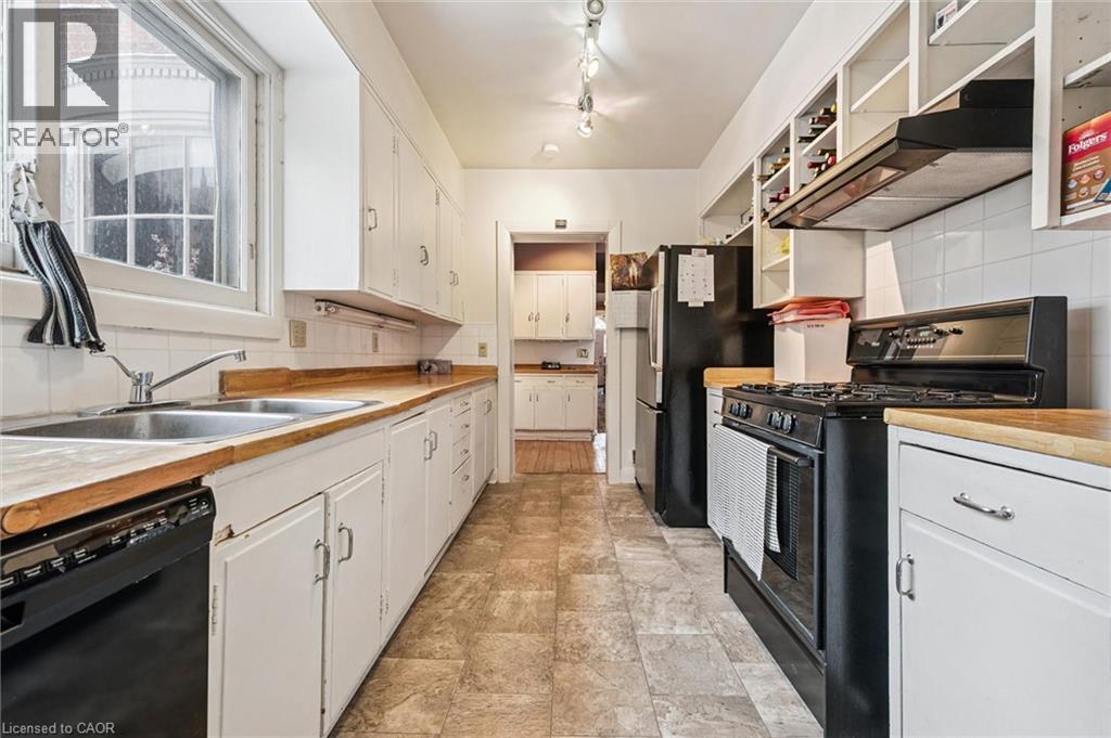 












143 NORFOLK Street

,
Guelph,




Ontario
N1H4J7

