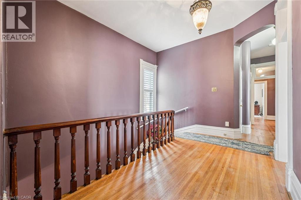 












143 NORFOLK Street

,
Guelph,




Ontario
N1H4J7

