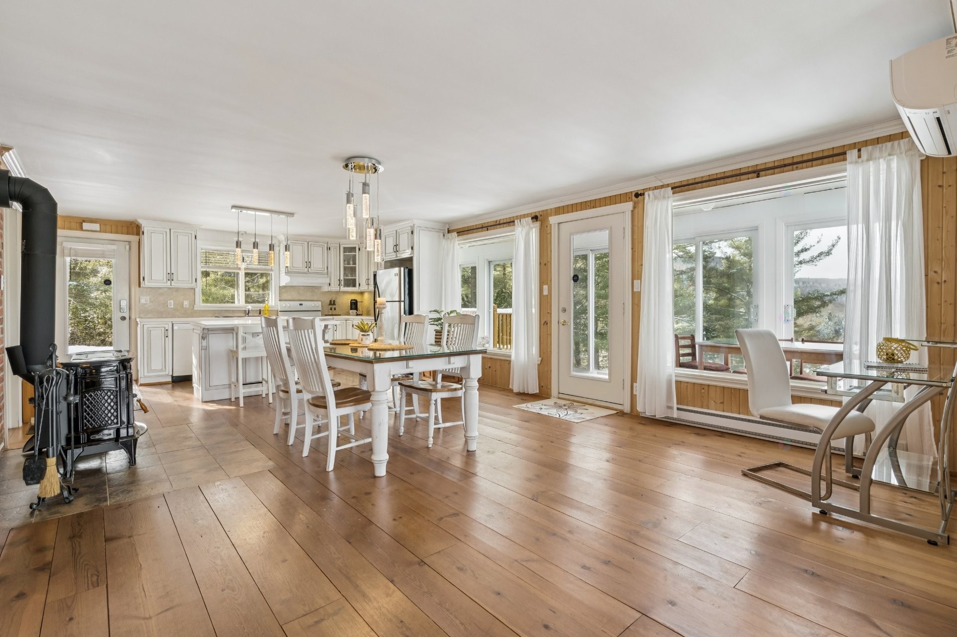 









60


Ch. de la Côte-à-Menick

,
Mandeville,




QC
J0K1L0

