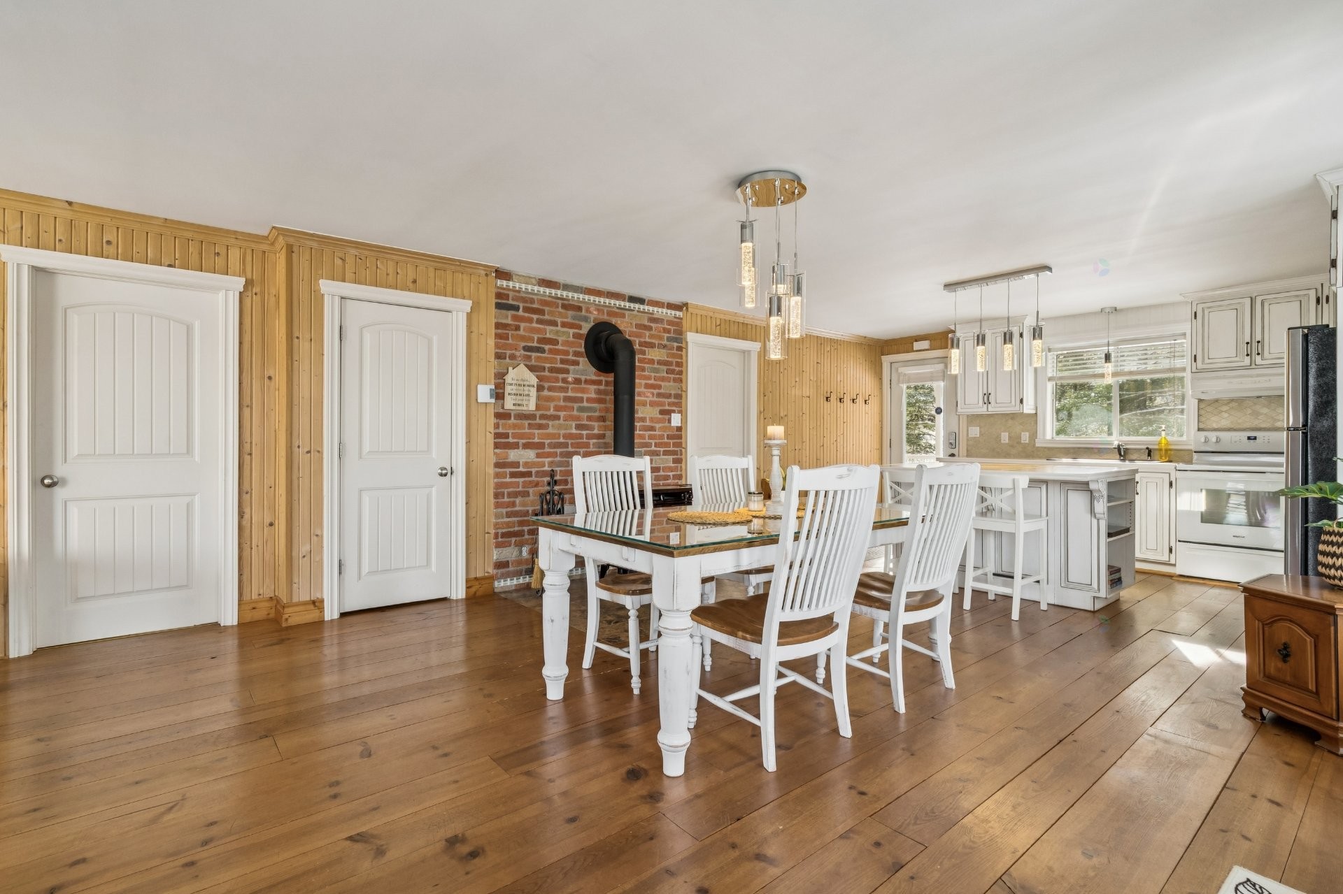 









60


Ch. de la Côte-à-Menick

,
Mandeville,




QC
J0K1L0

