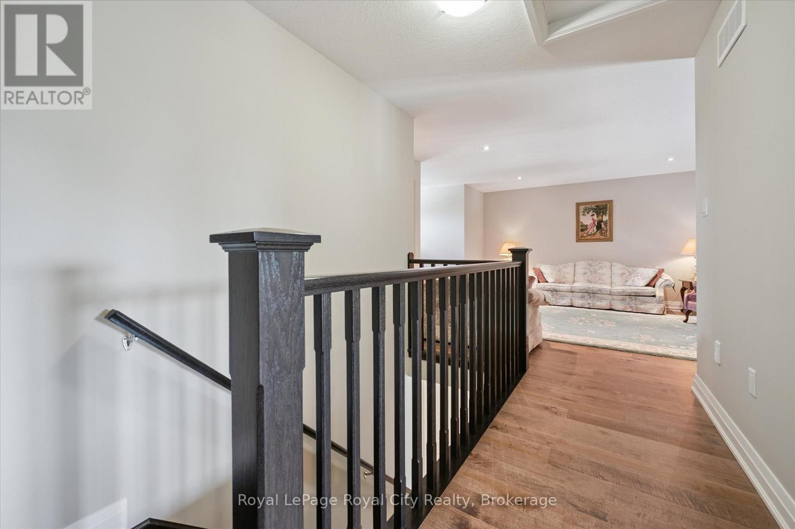 












113 ABERDEEN STREET

,
Centre Wellington (Fergus),




Ontario
N1M0B8

