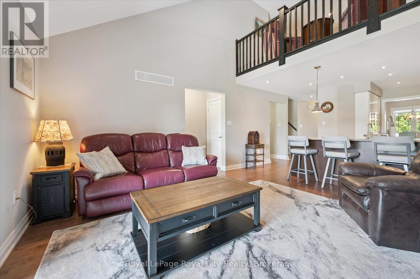 












113 ABERDEEN STREET

,
Centre Wellington (Fergus),




Ontario
N1M0B8

