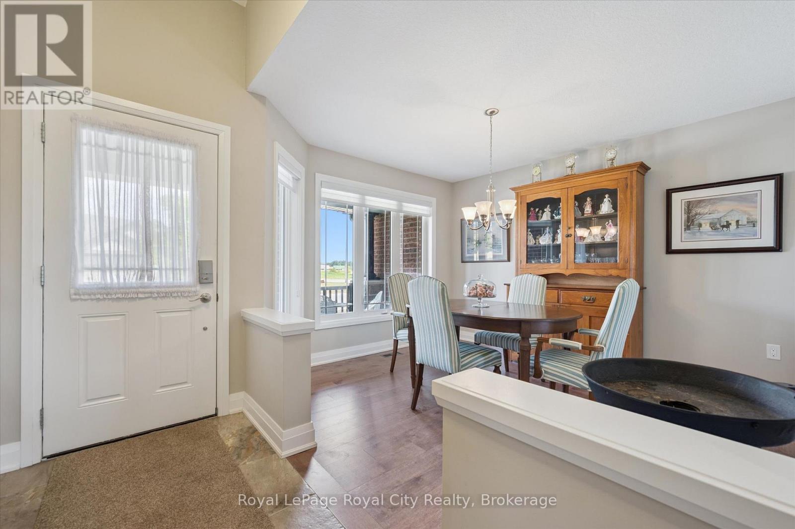 












113 ABERDEEN STREET

,
Centre Wellington (Fergus),




Ontario
N1M0B8

