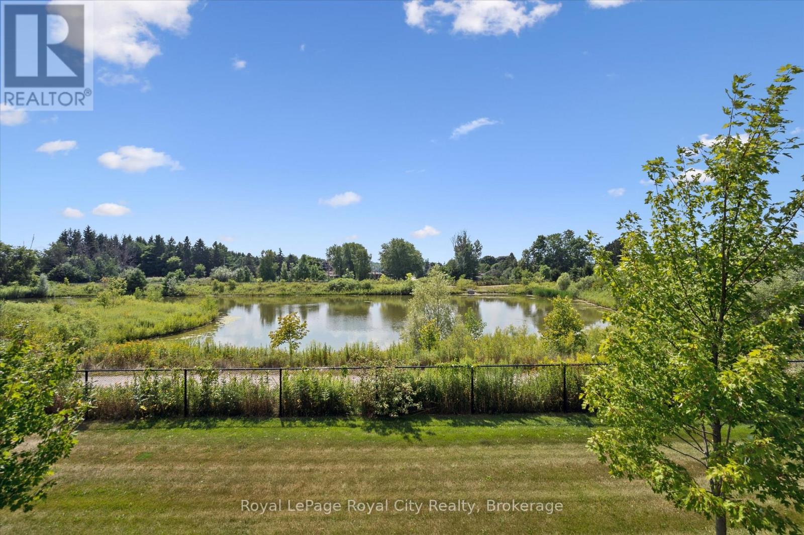












113 ABERDEEN STREET

,
Centre Wellington (Fergus),




Ontario
N1M0B8

