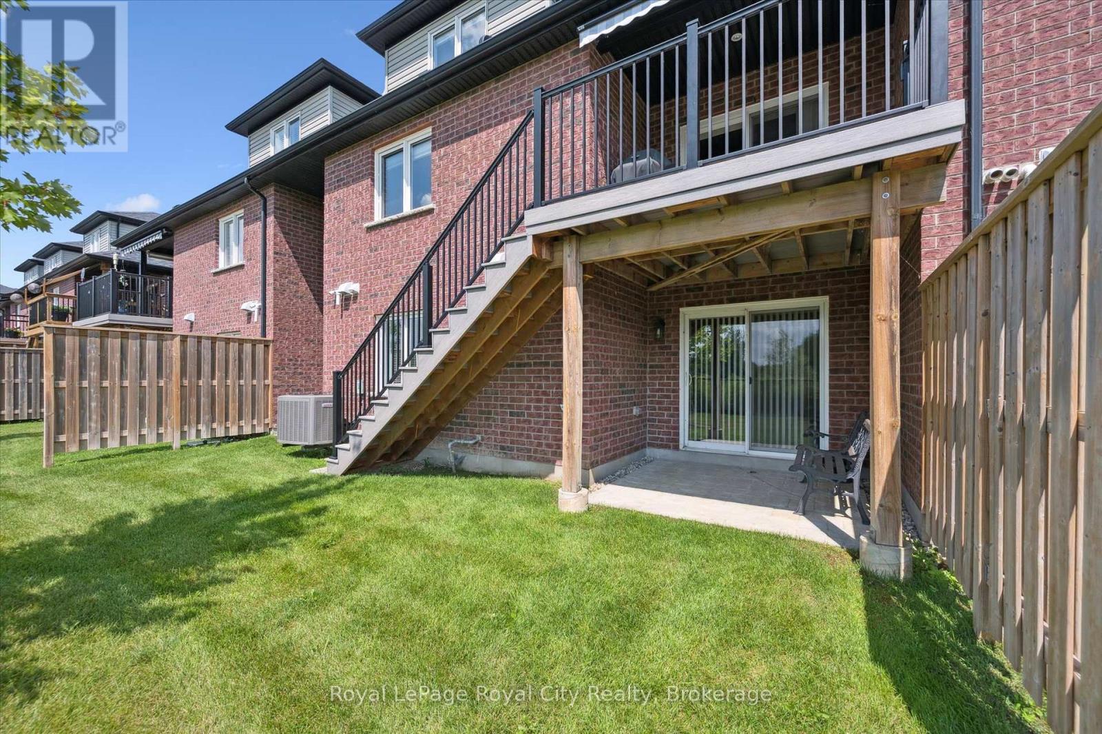 












113 ABERDEEN STREET

,
Centre Wellington (Fergus),




Ontario
N1M0B8

