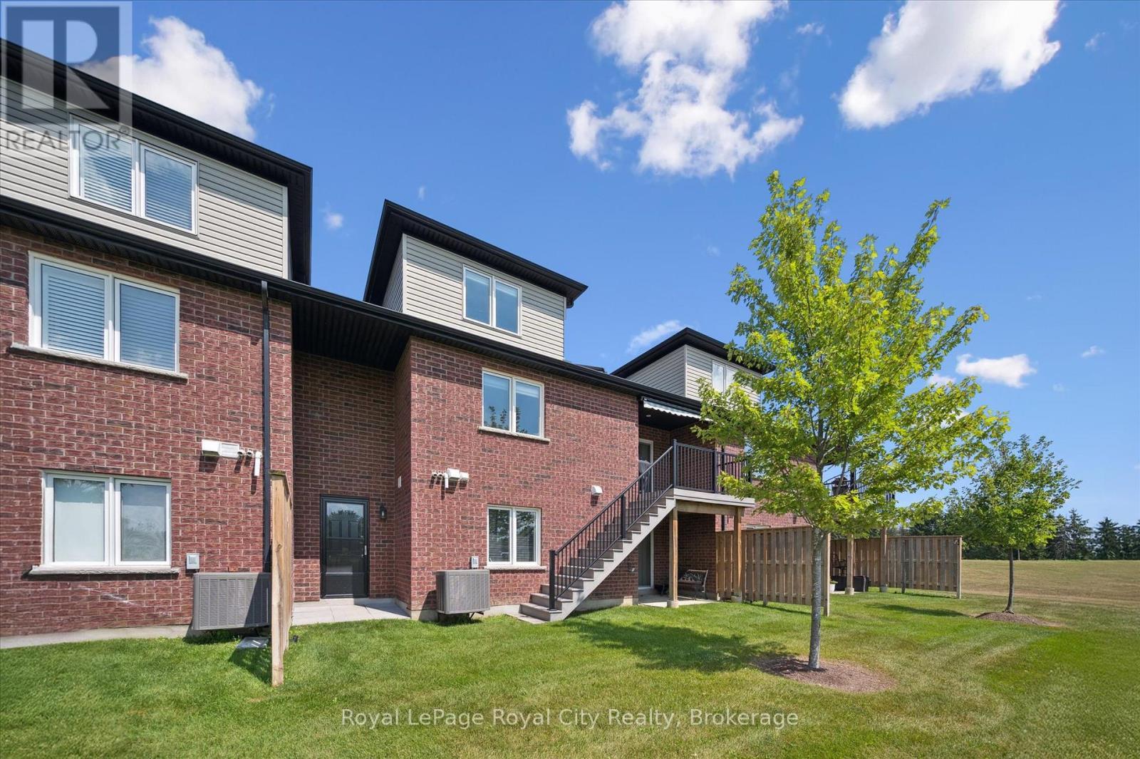 












113 ABERDEEN STREET

,
Centre Wellington (Fergus),




Ontario
N1M0B8

