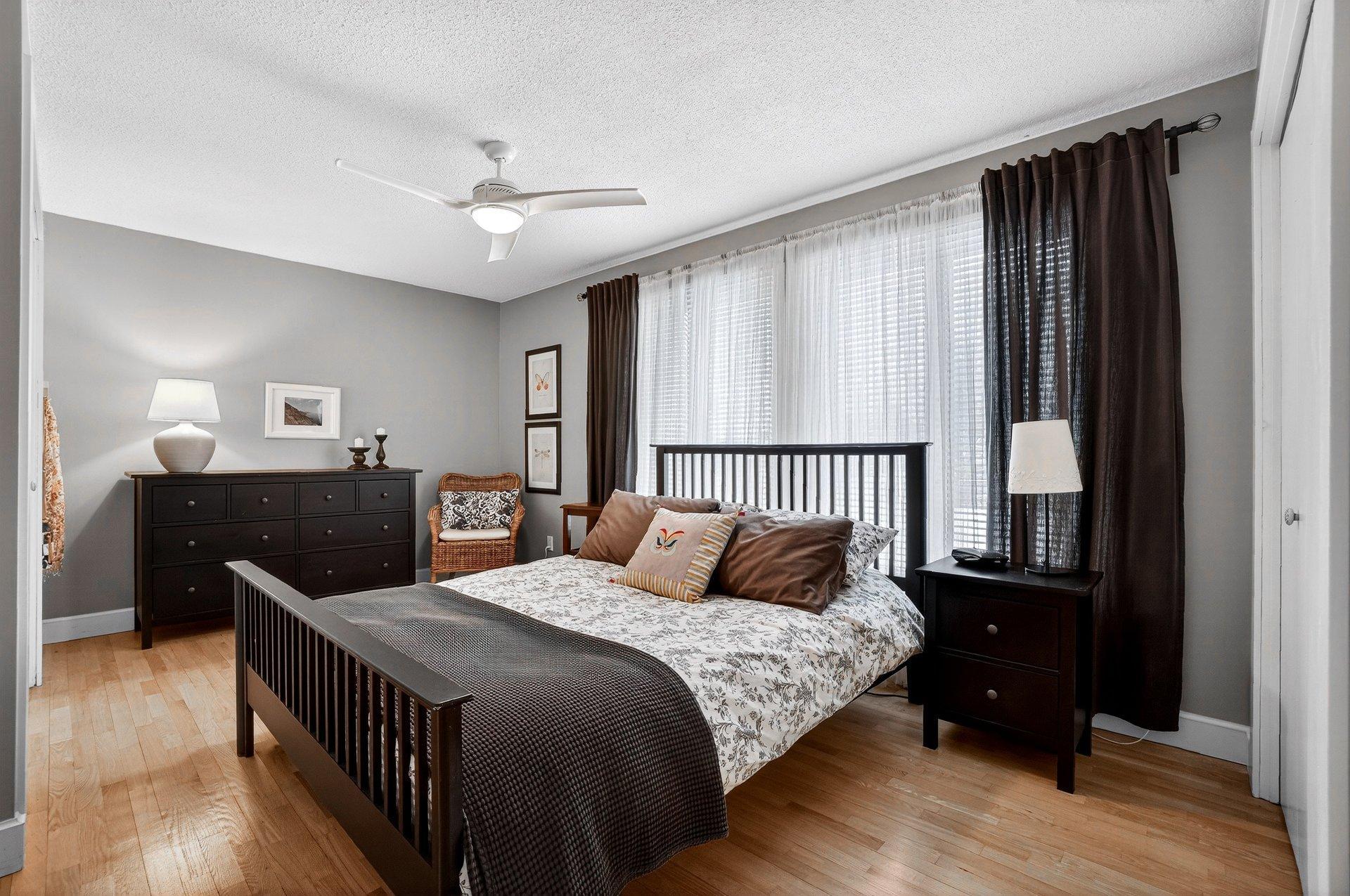 









2625


Av. de la Volière

,
Laval (Sainte-Rose),




QC
H7L3V6

